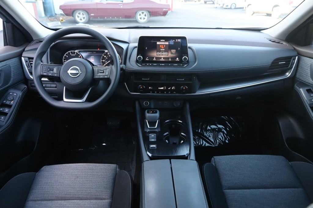 Nissan Rogue Vehicle Image 19