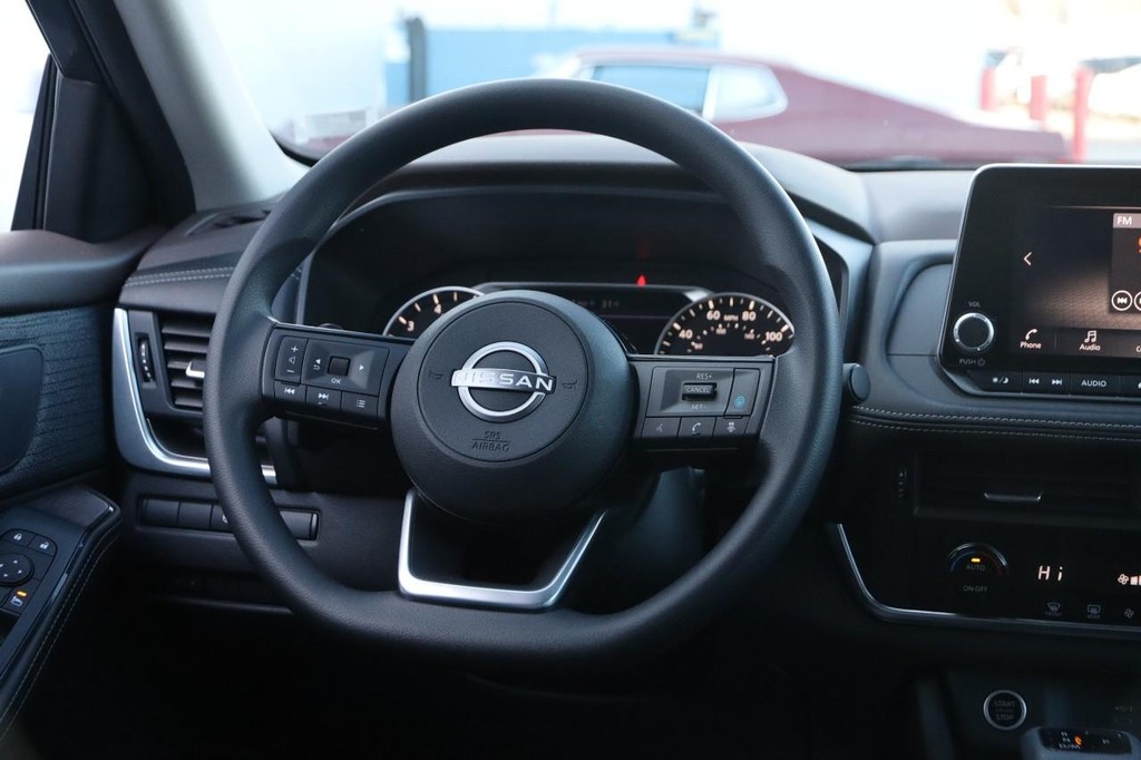 Nissan Rogue Vehicle Image 21