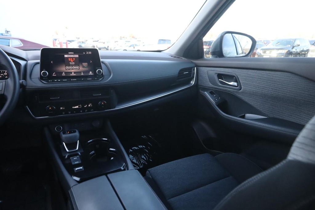 Nissan Rogue Vehicle Image 23