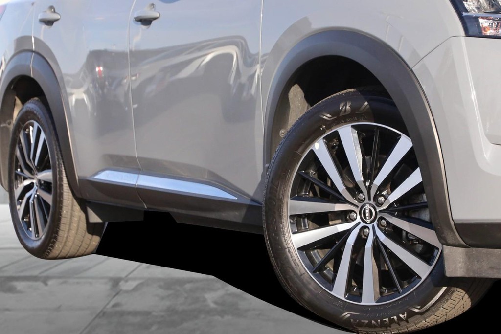 Nissan Pathfinder Vehicle Image 03