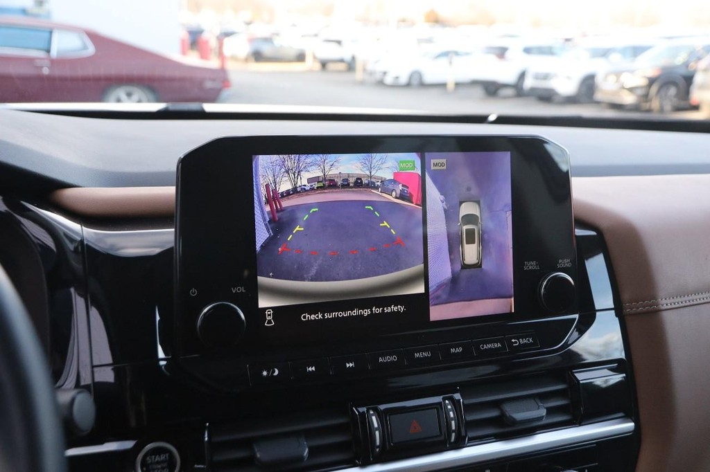 Nissan Pathfinder Vehicle Image 19