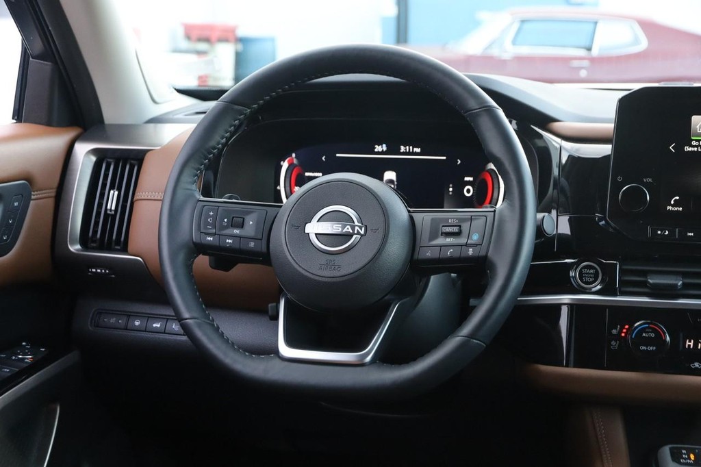 Nissan Pathfinder Vehicle Image 25