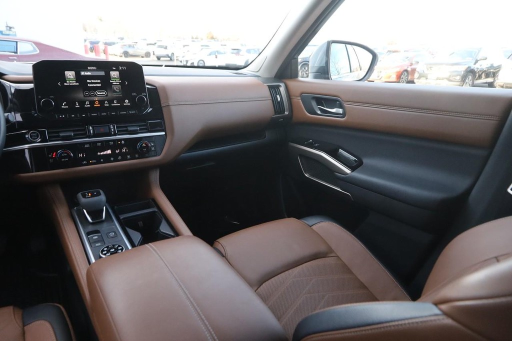 Nissan Pathfinder Vehicle Image 27