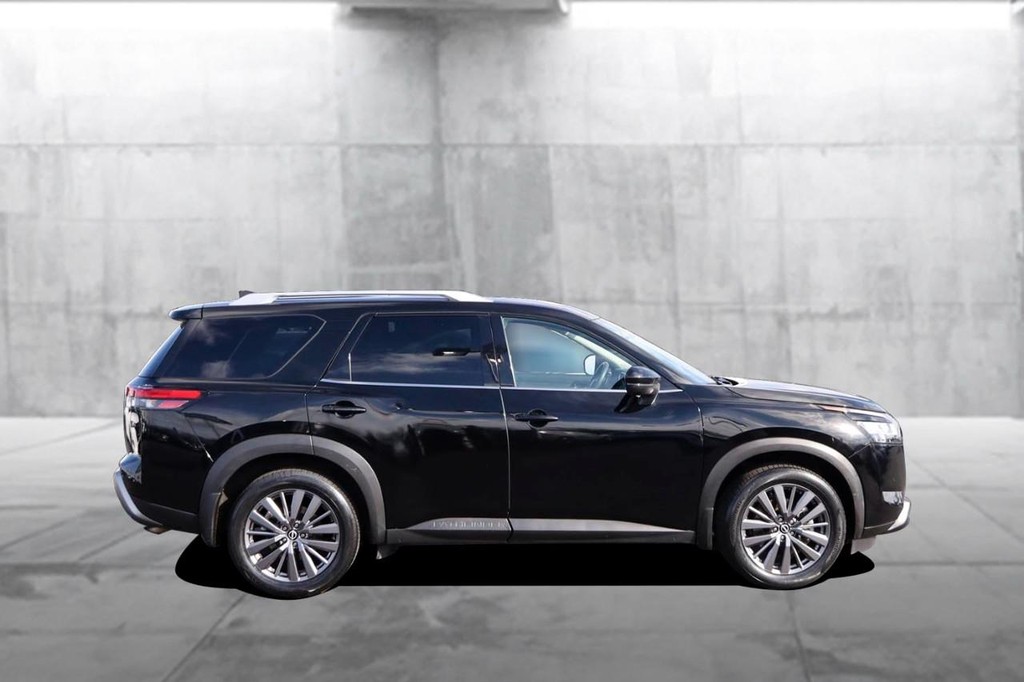 Nissan Pathfinder Vehicle Image 05