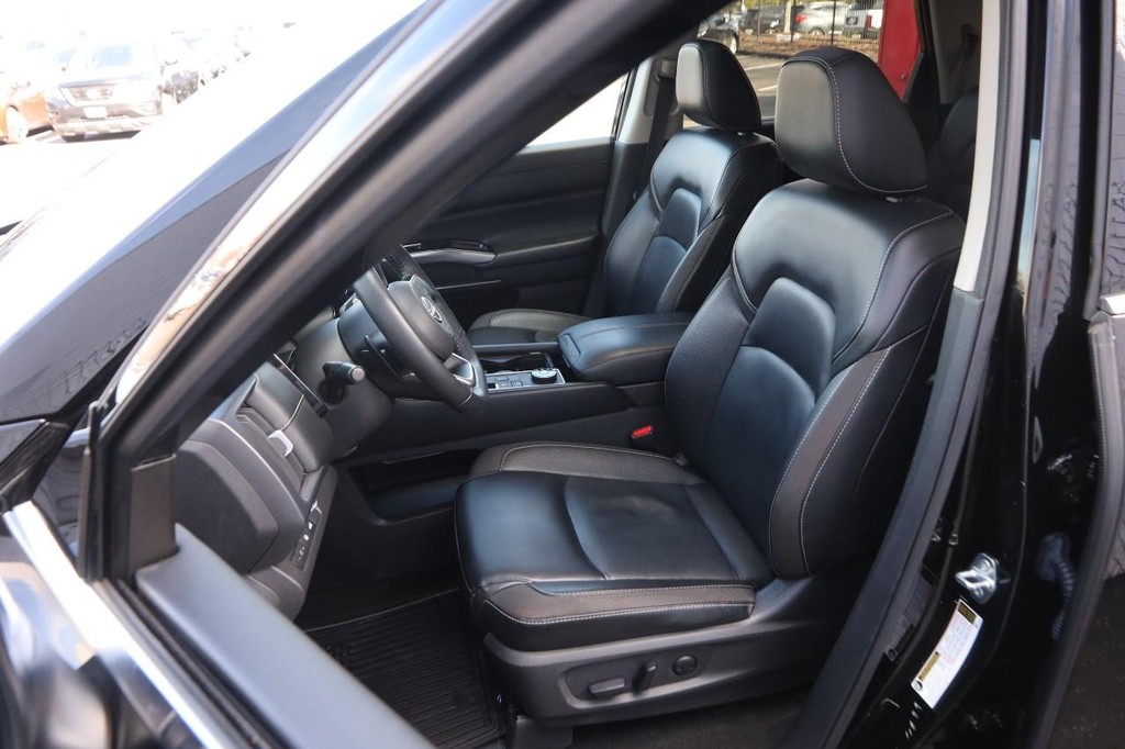 Nissan Pathfinder Vehicle Image 10