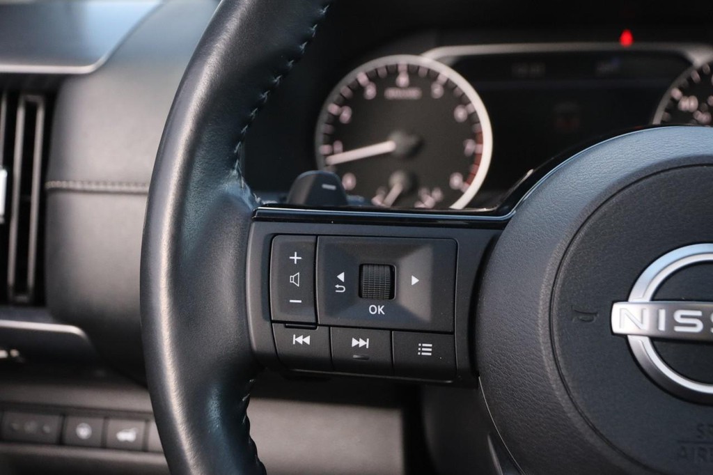 Nissan Pathfinder Vehicle Image 14