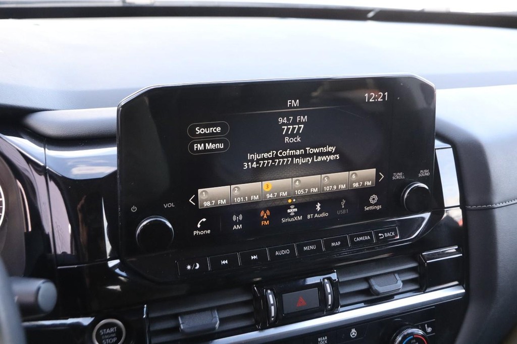 Nissan Pathfinder Vehicle Image 18