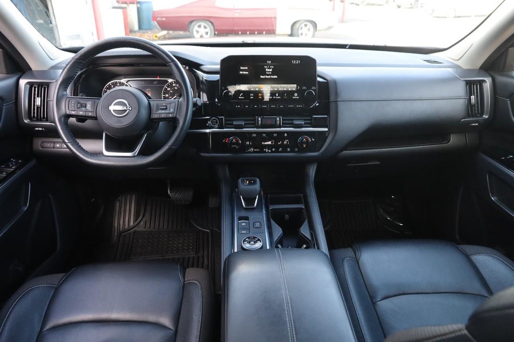 Nissan Pathfinder Vehicle Image 23
