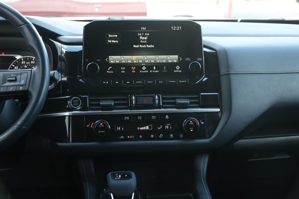 Nissan Pathfinder Vehicle Image 26