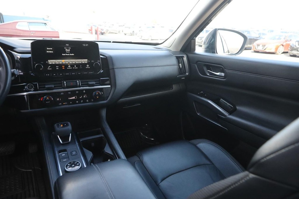 Nissan Pathfinder Vehicle Image 27