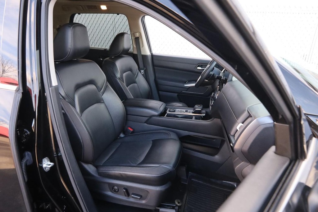 Nissan Pathfinder Vehicle Image 28