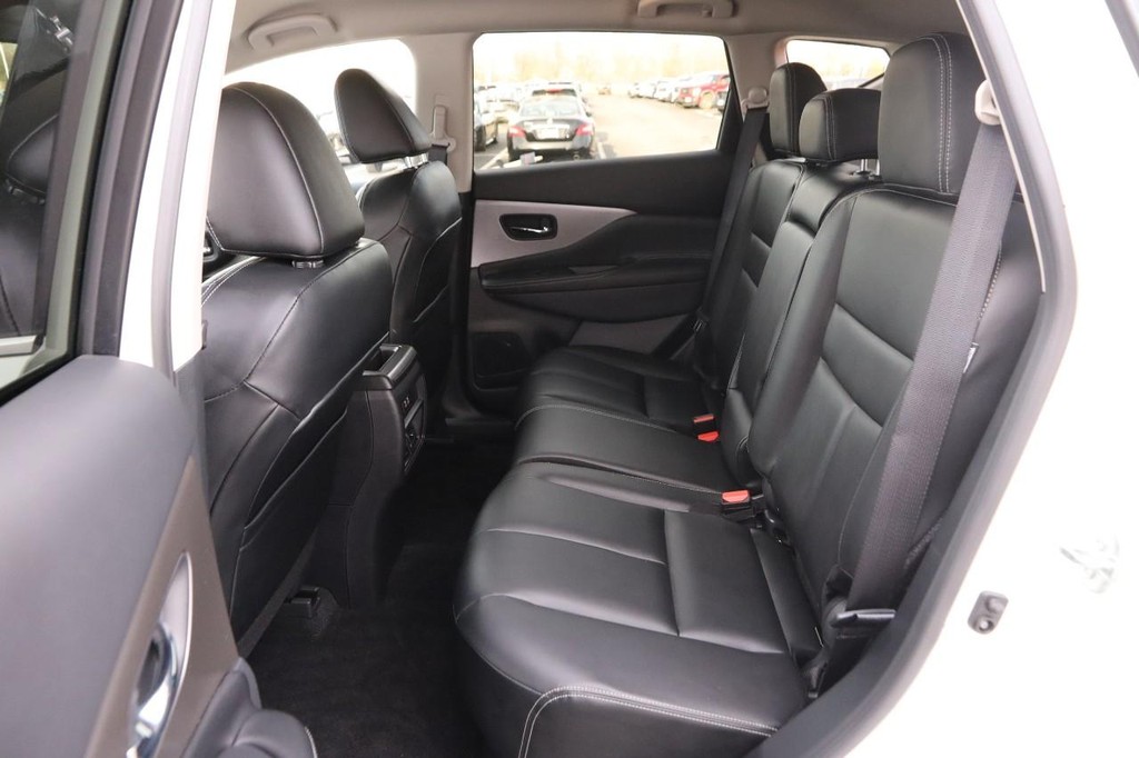 Nissan Murano Vehicle Image 09