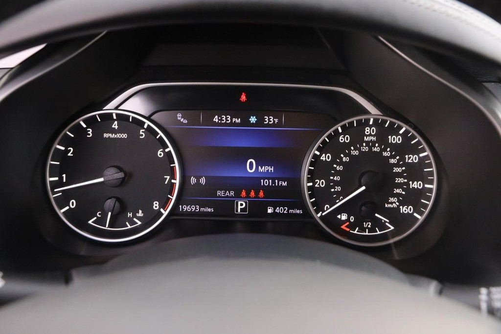 Nissan Murano Vehicle Image 13