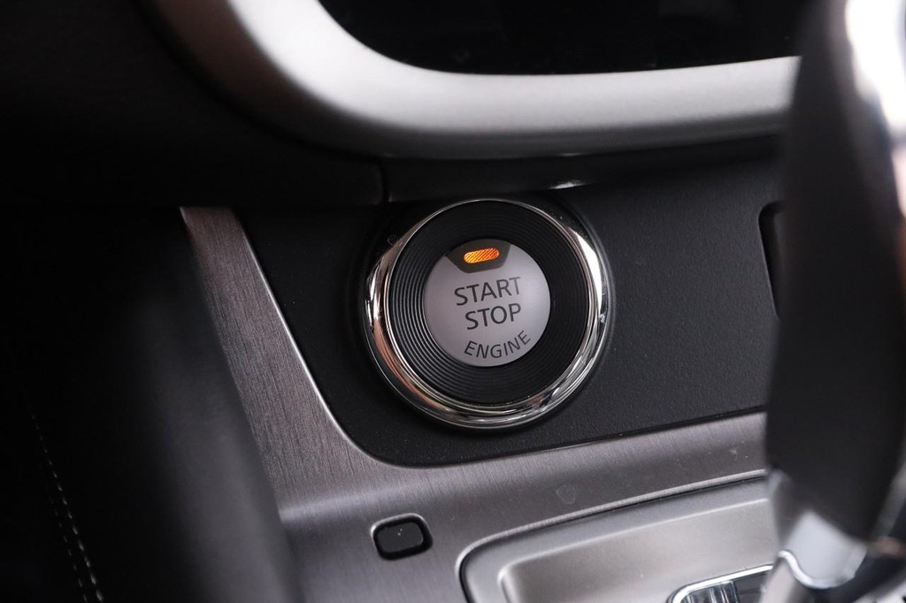 Nissan Murano Vehicle Image 14