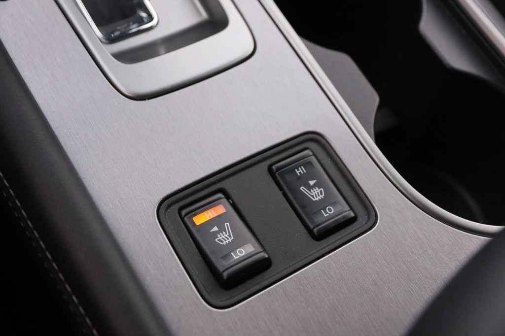 Nissan Murano Vehicle Image 18