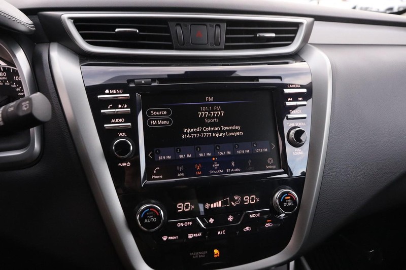 Nissan Murano Vehicle Image 15