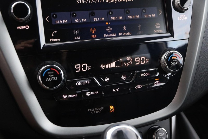 Nissan Murano Vehicle Image 17