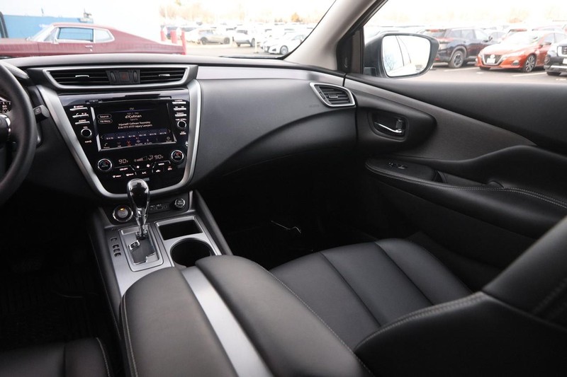 Nissan Murano Vehicle Image 24