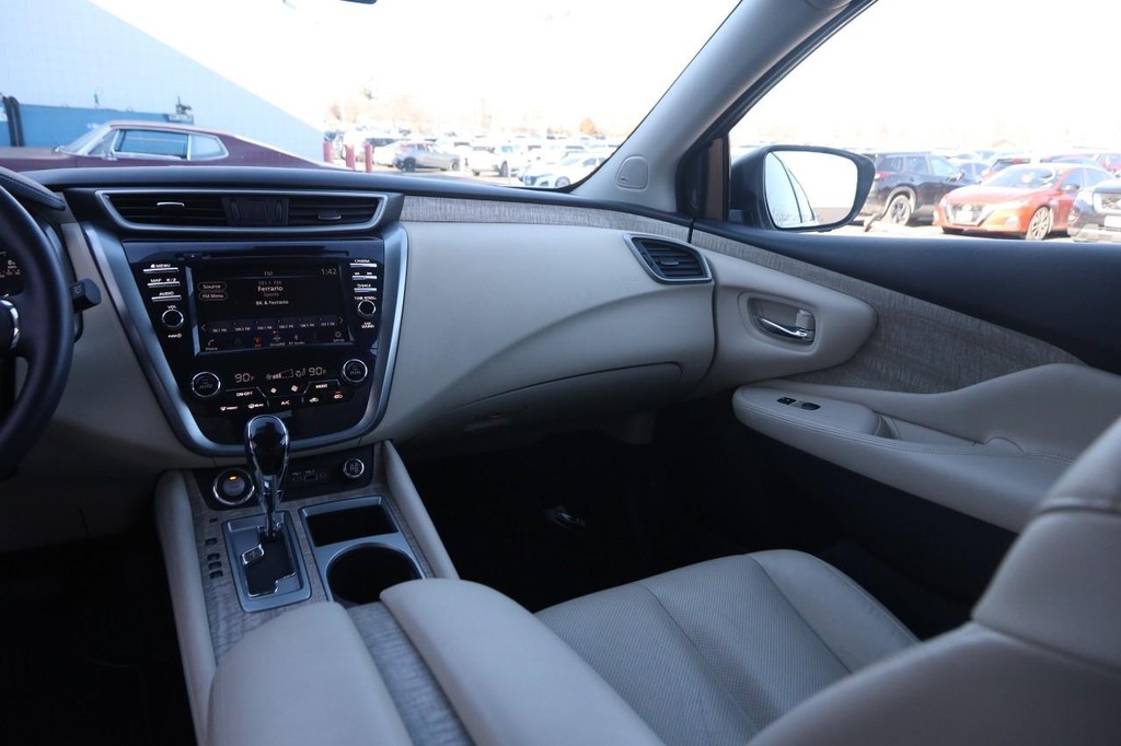 Nissan Murano Vehicle Image 26