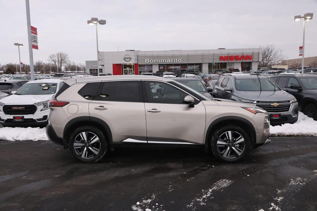 Nissan Rogue Vehicle Image 05