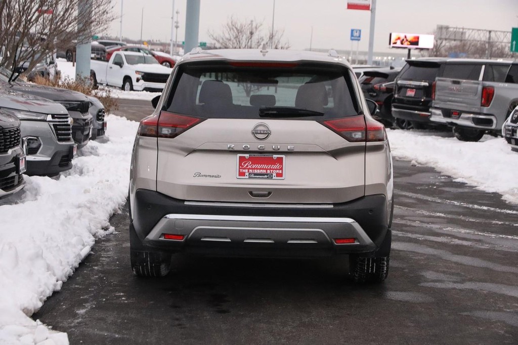 Nissan Rogue Vehicle Image 06