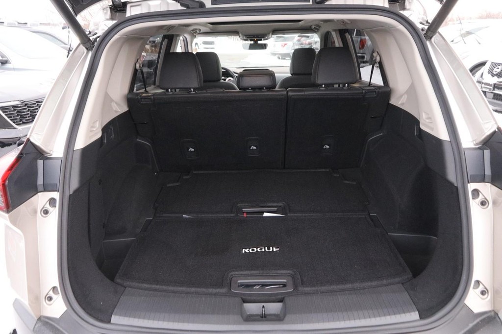 Nissan Rogue Vehicle Image 07