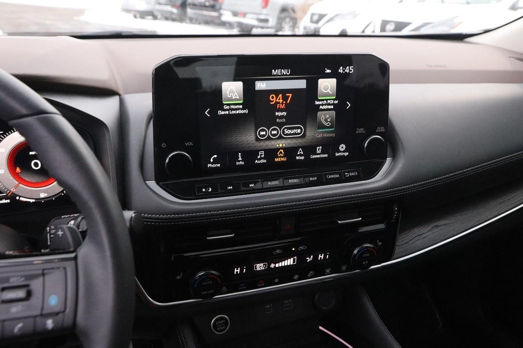 Nissan Rogue Vehicle Image 17