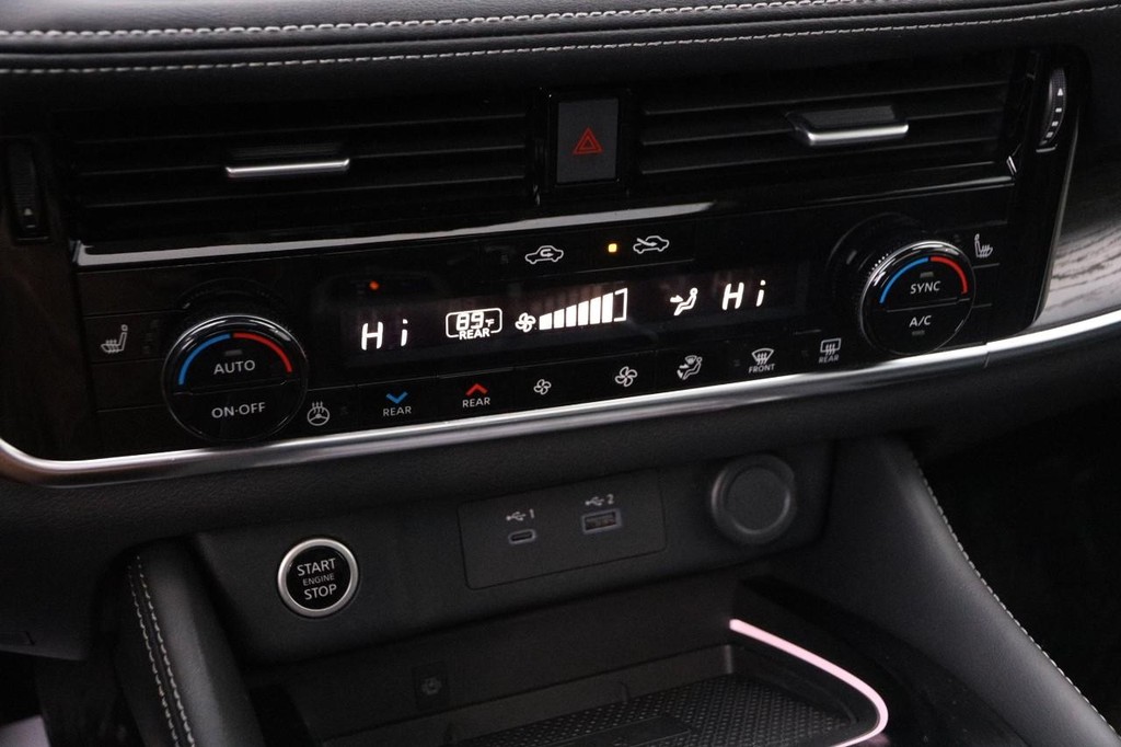 Nissan Rogue Vehicle Image 20