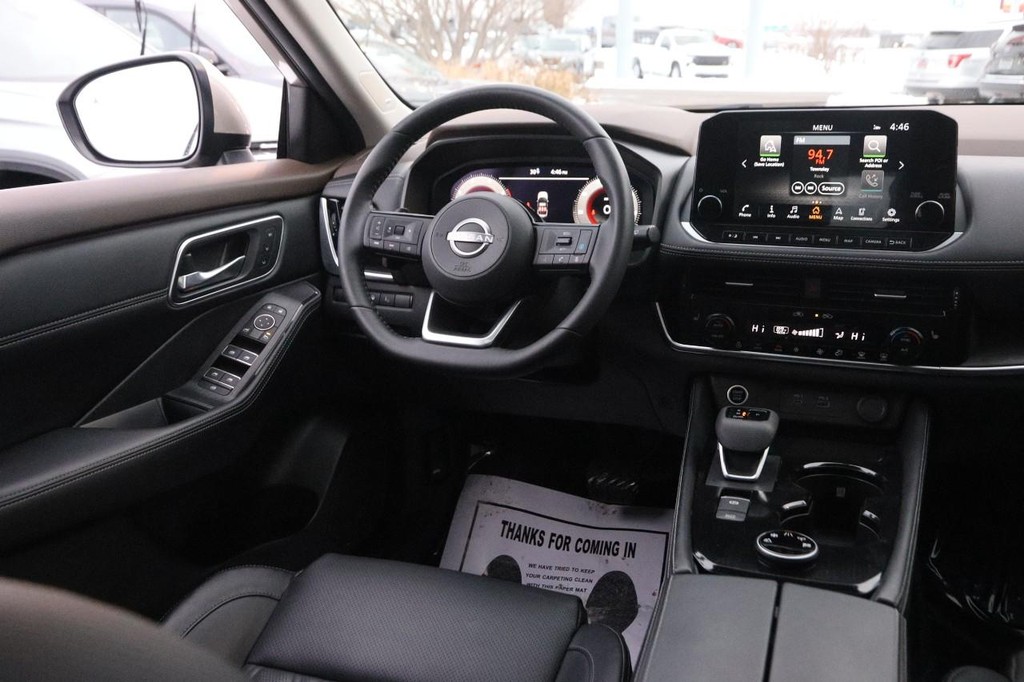 Nissan Rogue Vehicle Image 24