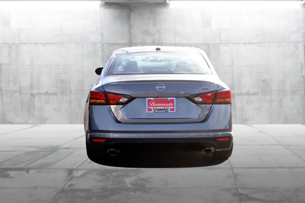 Nissan Altima Vehicle Image 06