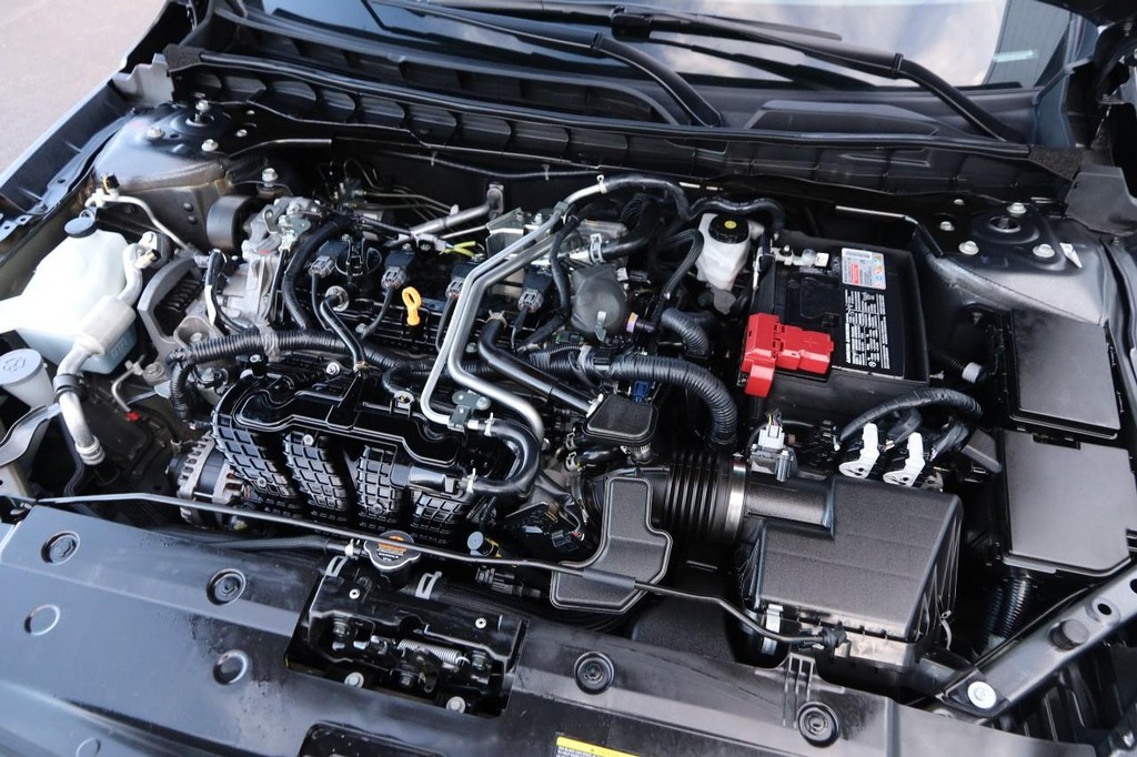 Nissan Altima Vehicle Image 25