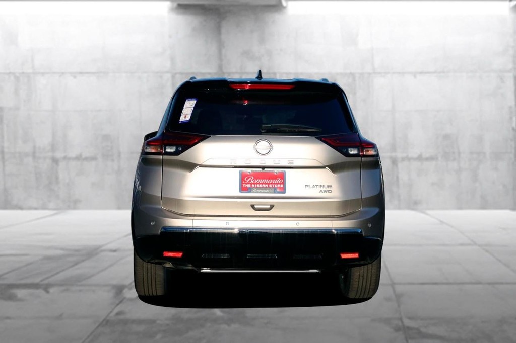 Nissan Rogue Vehicle Image 06