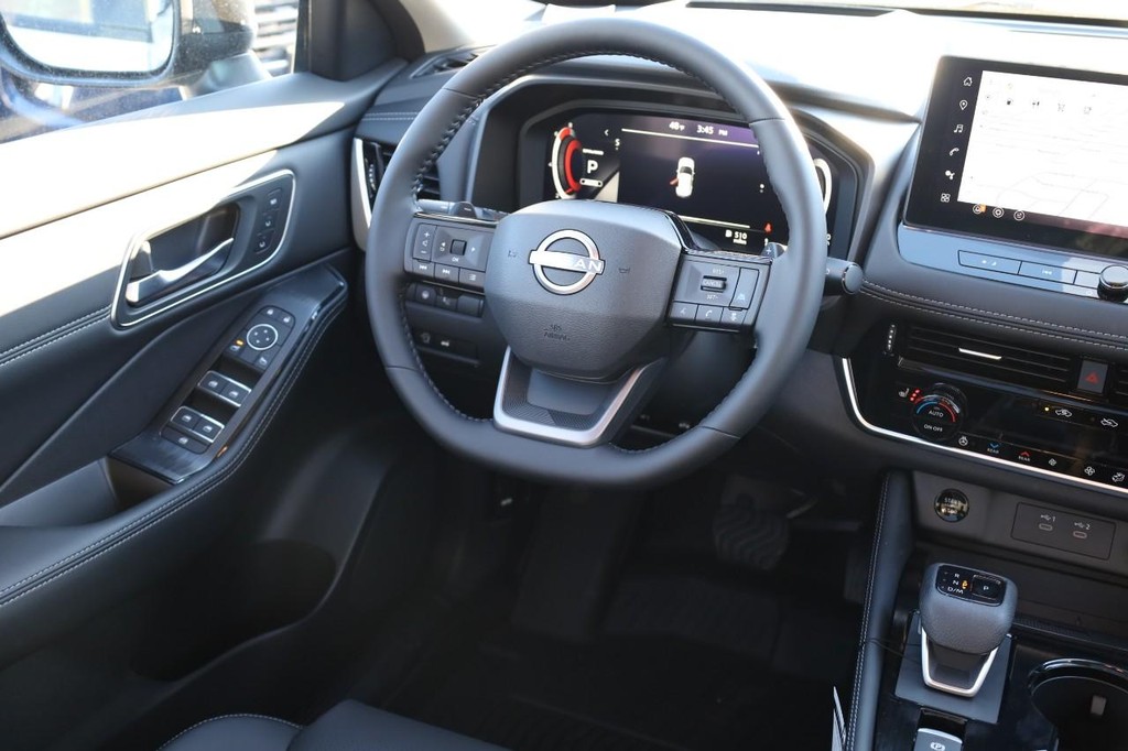 Nissan Rogue Vehicle Image 27