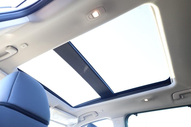 Nissan Rogue Vehicle Image 09