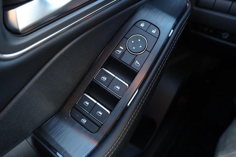 Nissan Rogue Vehicle Image 20