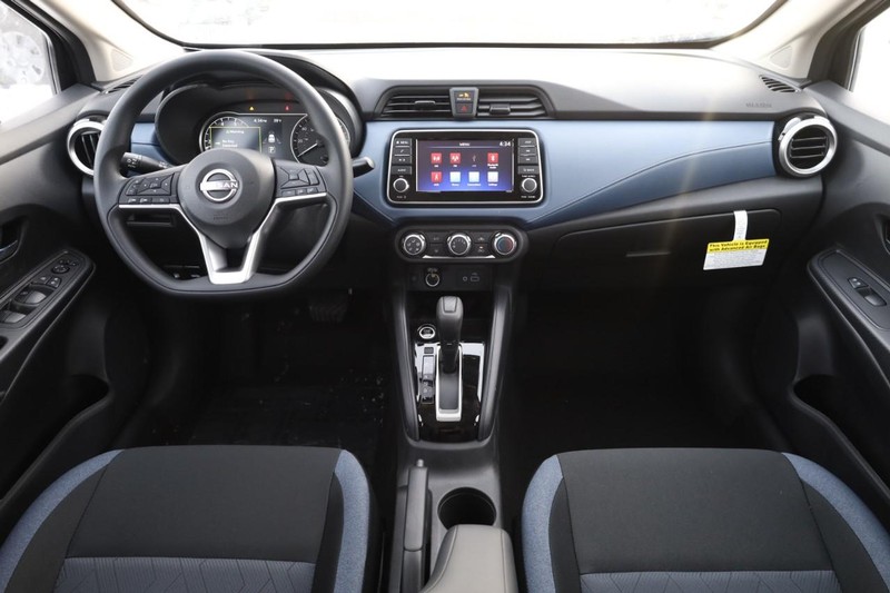 Nissan Versa Vehicle Image 21