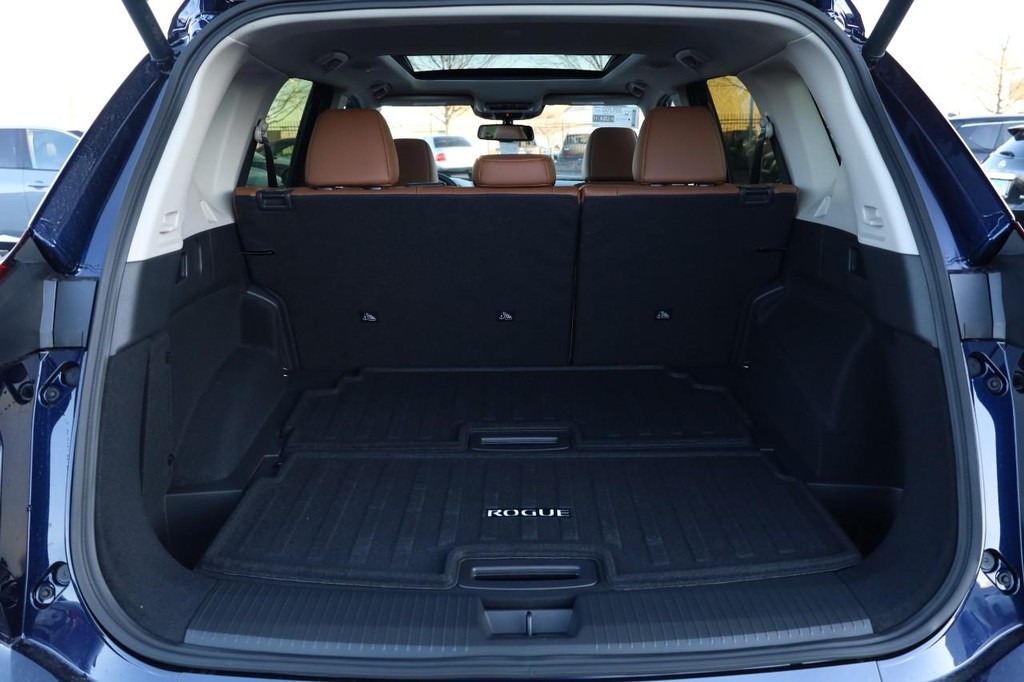 Nissan Rogue Vehicle Image 07