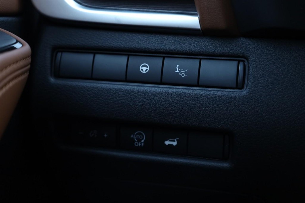 Nissan Rogue Vehicle Image 22