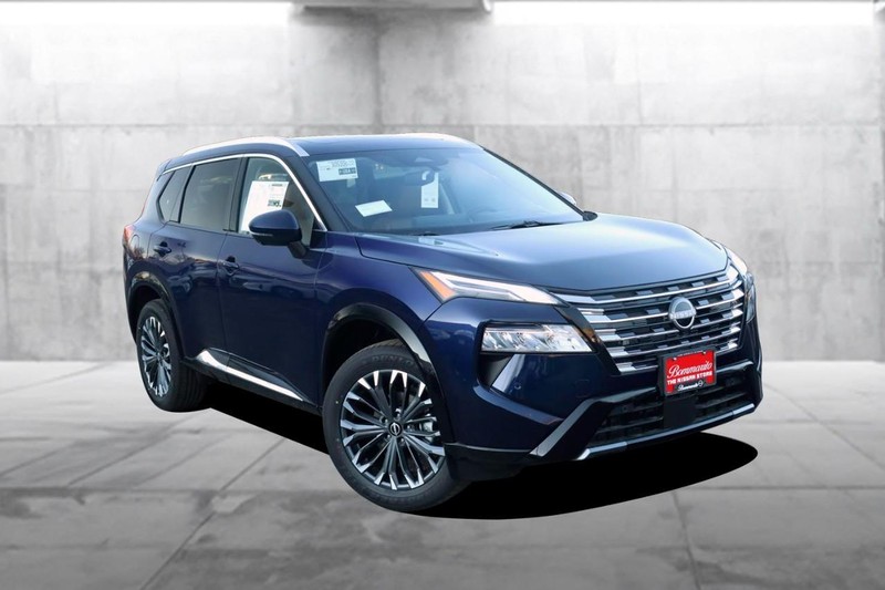 Nissan Rogue Vehicle Image 02