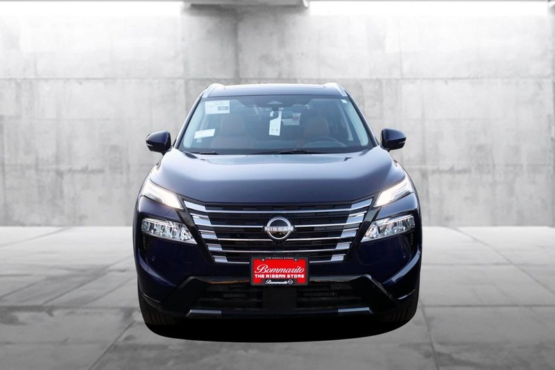 Nissan Rogue Vehicle Image 04