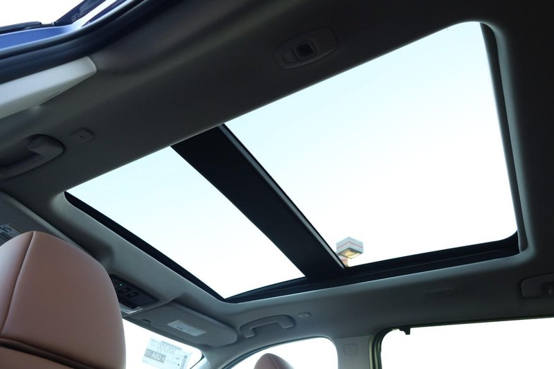 Nissan Rogue Vehicle Image 09