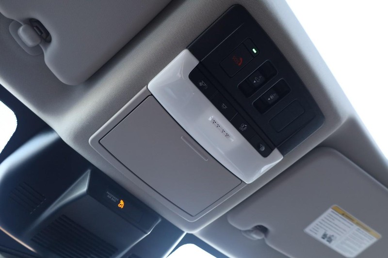 Nissan Rogue Vehicle Image 19