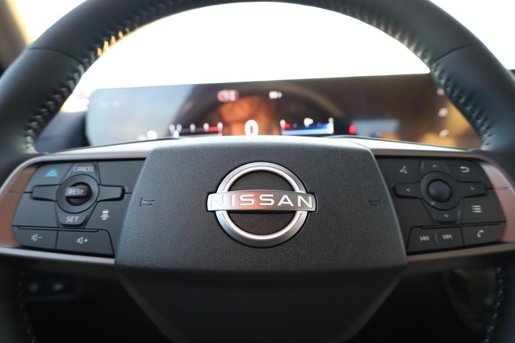 Nissan Sentra Vehicle Image 10