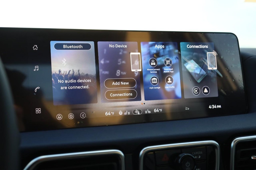 Nissan Sentra Vehicle Image 12