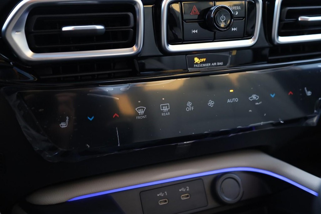 Nissan Sentra Vehicle Image 15