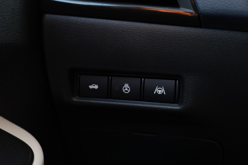 Nissan Sentra Vehicle Image 20