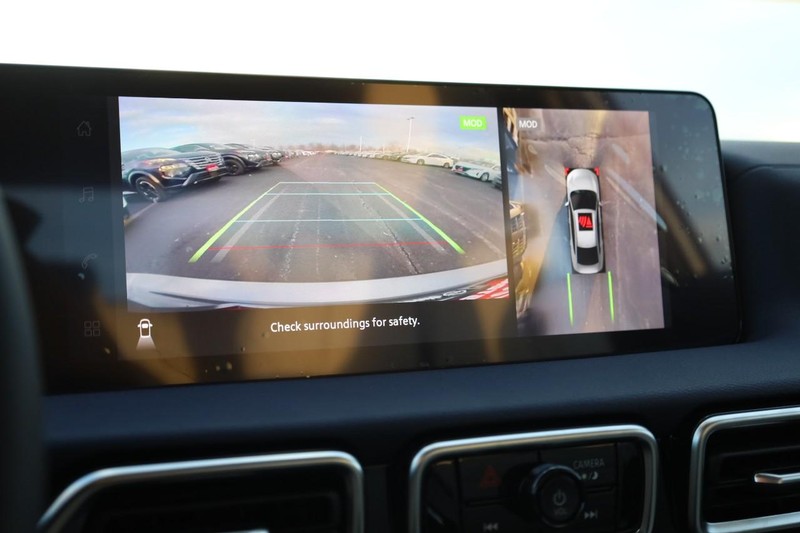 Nissan Sentra Vehicle Image 13