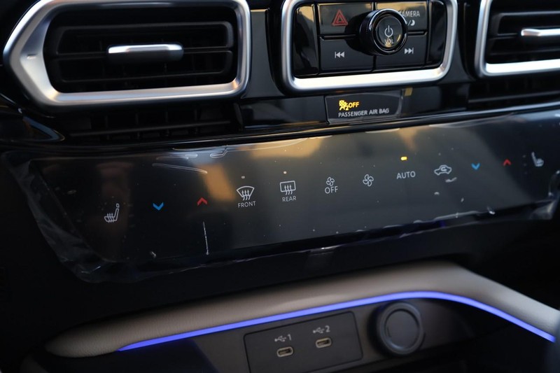 Nissan Sentra Vehicle Image 15