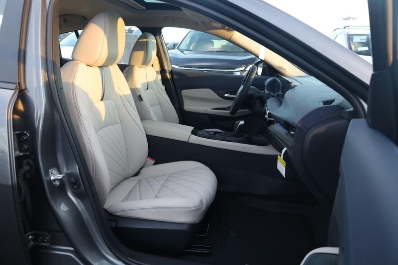 Nissan Sentra Vehicle Image 26