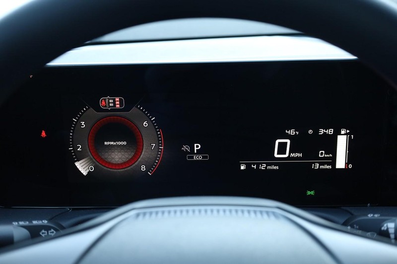 Nissan Sentra Vehicle Image 10